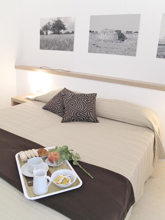 Bed and Breakfast Le Stanze Del Sole Ragusa Habitación foto